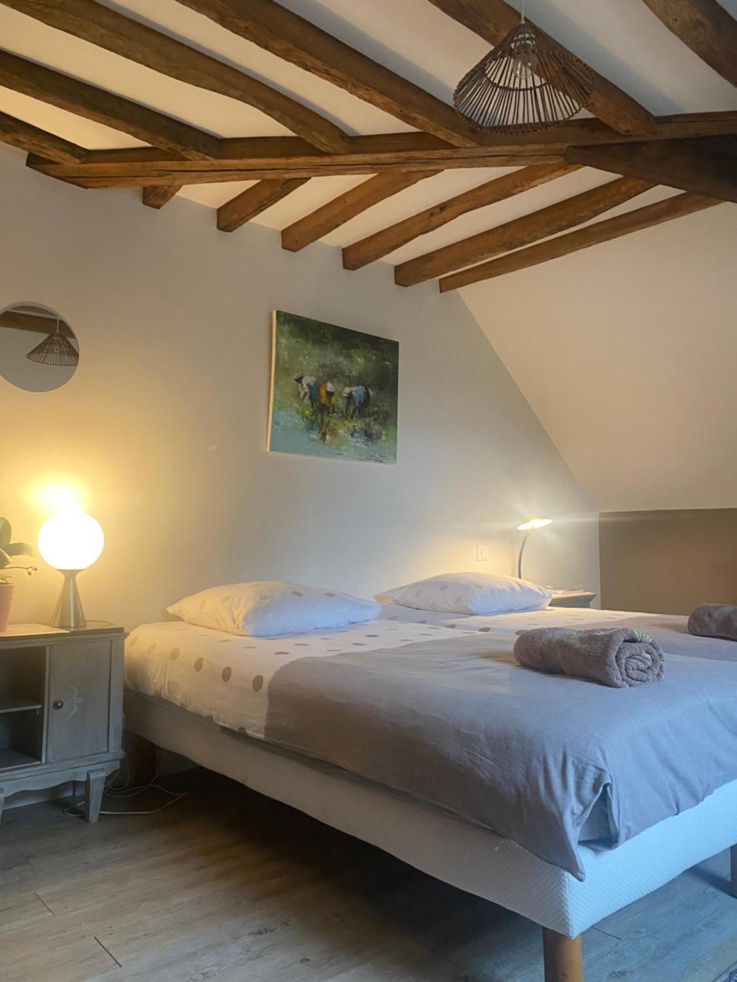 Les Couleurs Du Verger Beaumont-les-Autels Exterior foto